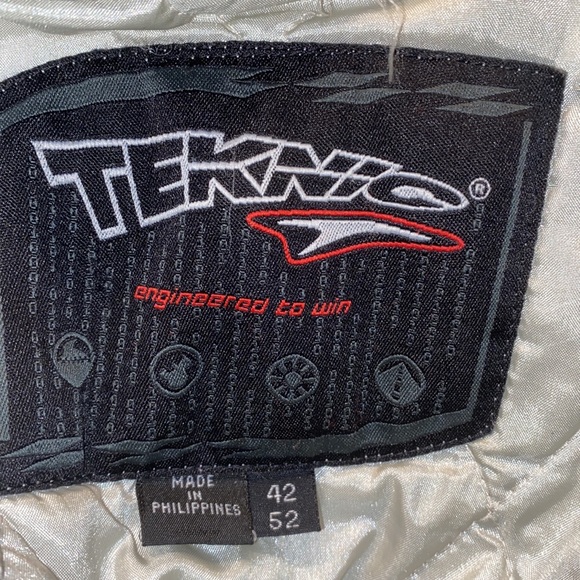 Like NEW men’s or women’s Teknic armortex motorcycle jacket with protection - Picture 13 of 13